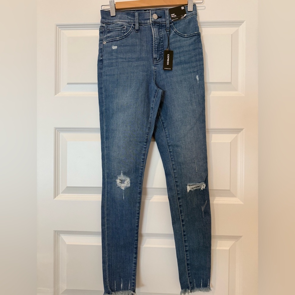 NWT Express Skinny high rise distressed Jean
